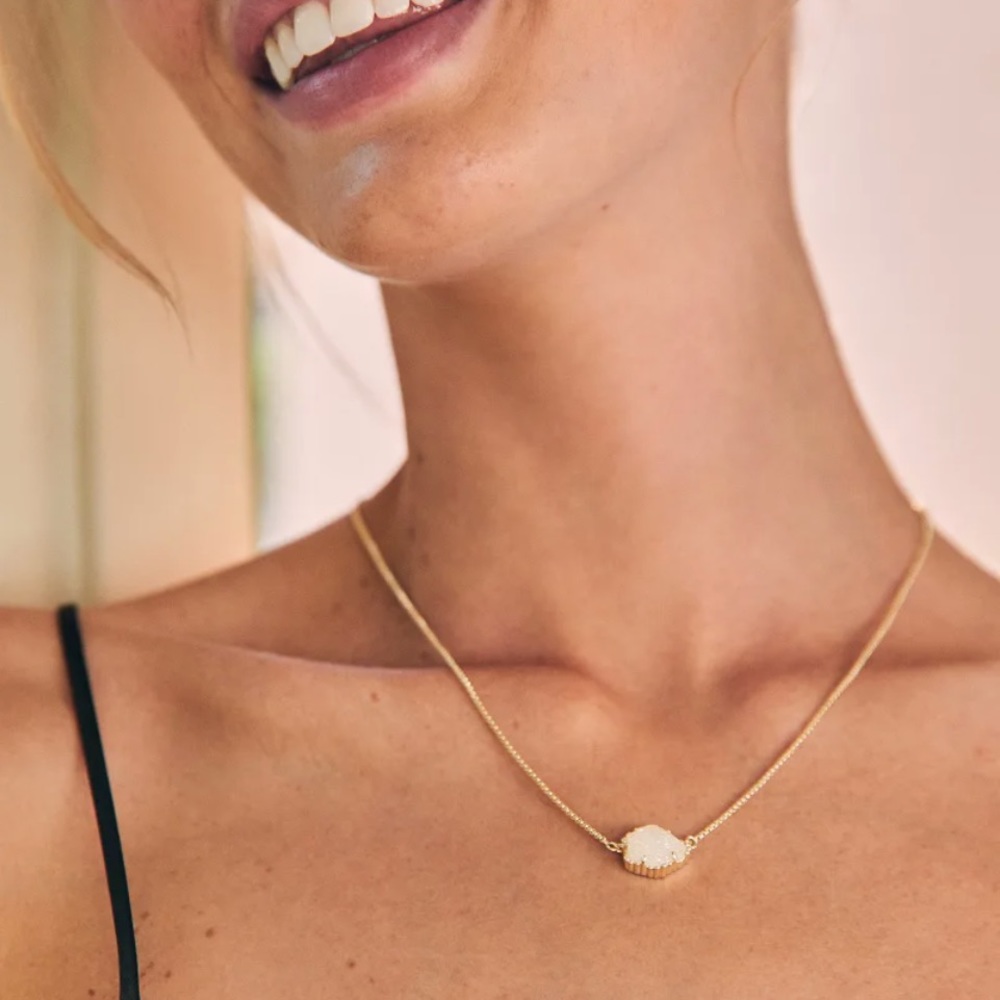 Kendra Scott Tessa Necklace in Iridescent Drusy
